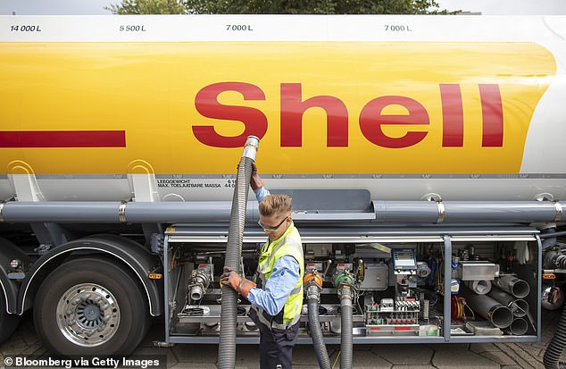 Shell es la primera empresa obligada a reducir sus emisiones