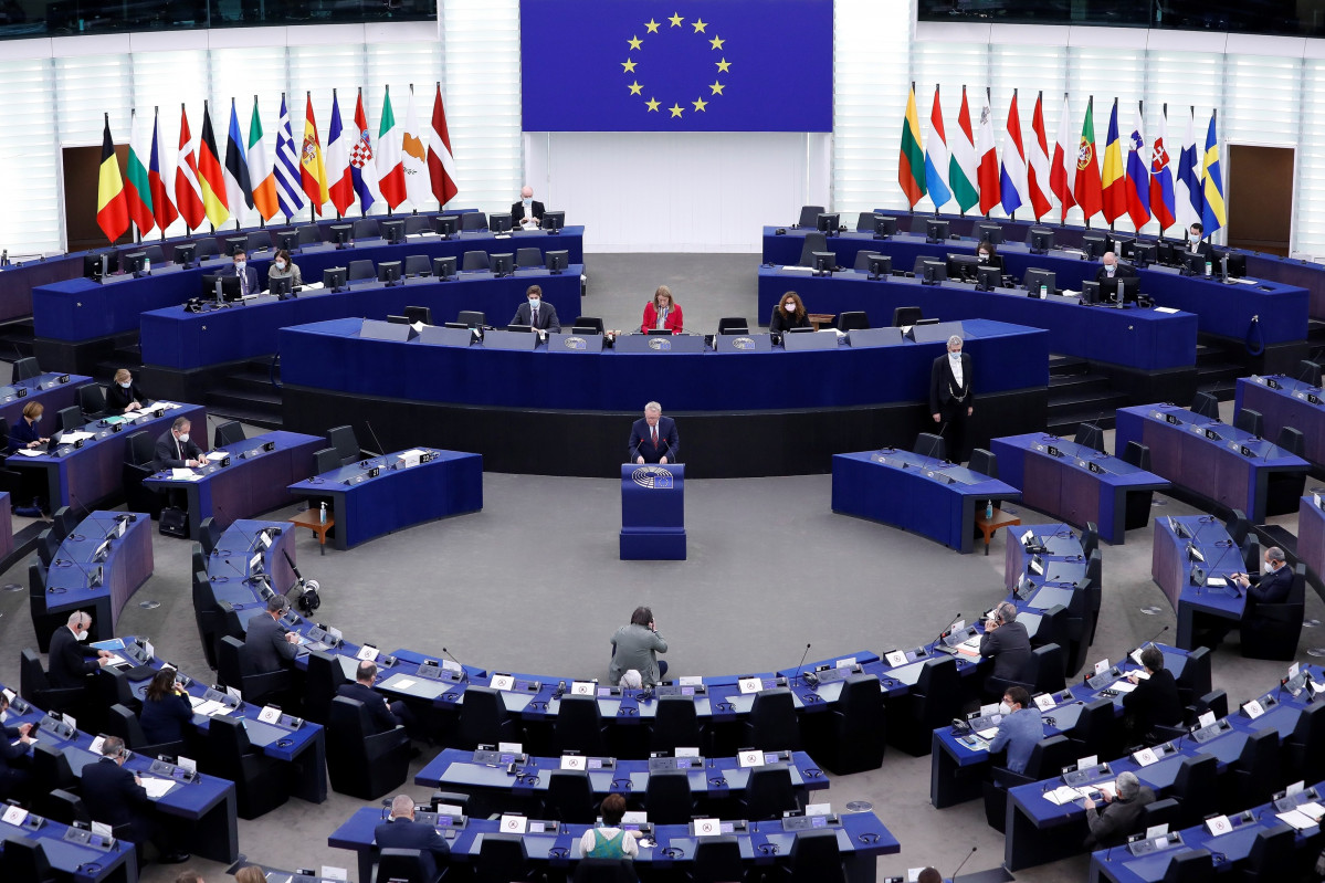 El Parlamento Europeo pide a AMLO detenga su actitud extremadamente hostil contra los periodistas