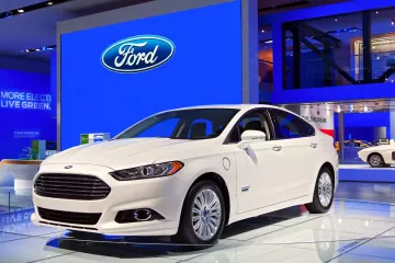 Ford aumenta precios por aranceles