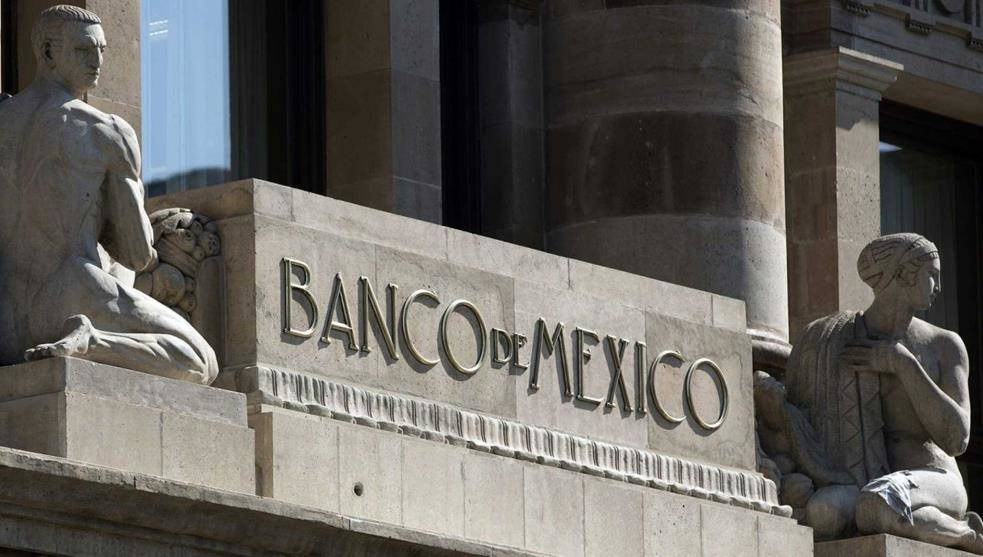AMLO descarto a Alejandro Díaz de León para nuevo periodo en Banxico